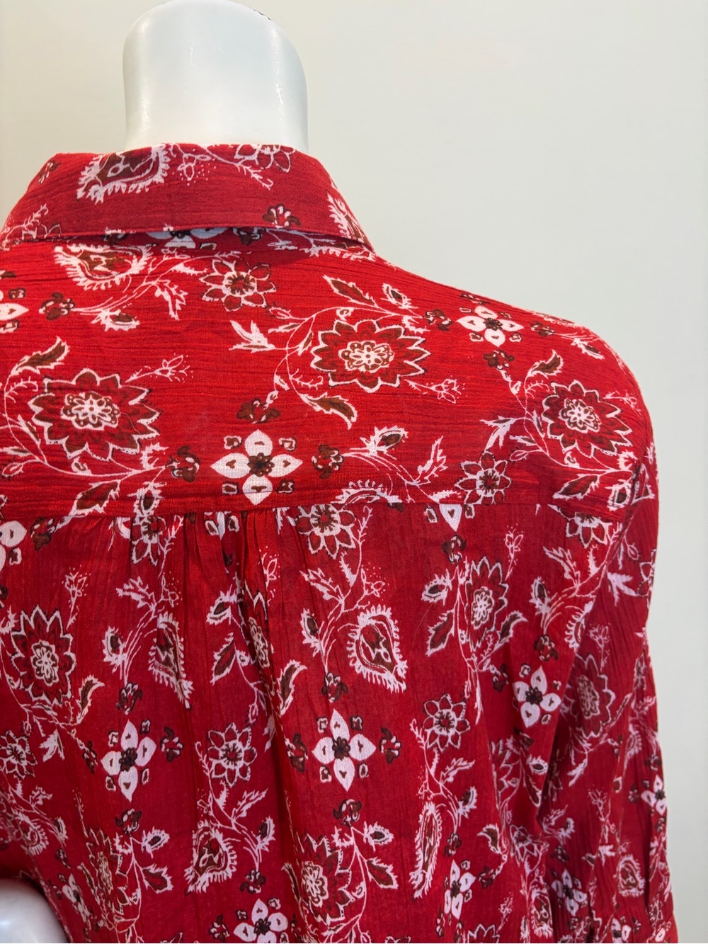 NWOT CATALOG FAVORITES Red Bandana Print Button Down Cotton Shirt - Picture 3 of 6